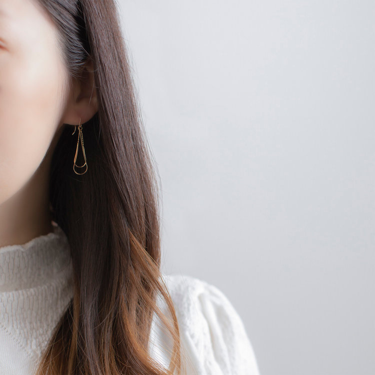 BLOOM ブルーム 【2025オータムコレクション】K10 イエローゴールド しずく フック ピアス イエローゴールド