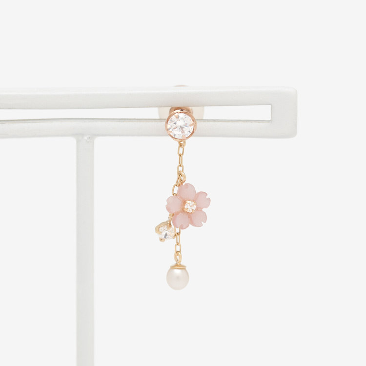 BLOOM ブルーム 【2026スプリングコレクション】K10 イエローゴールド ピンクシェル サクラ ピアスチャーム（片耳用） イエローゴールド