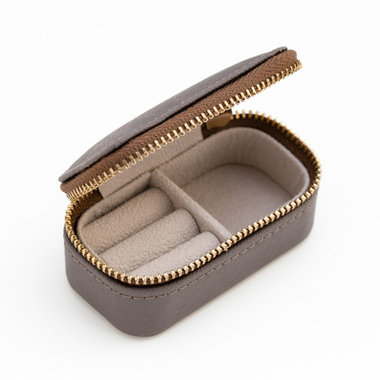 【WEB限定】ジュエリーポーチ（グレージュ）