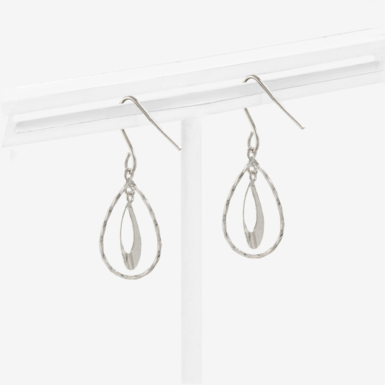 ESTELLE エステール K10 ホワイトゴールド しずく フック ピアス ホワイトゴールド