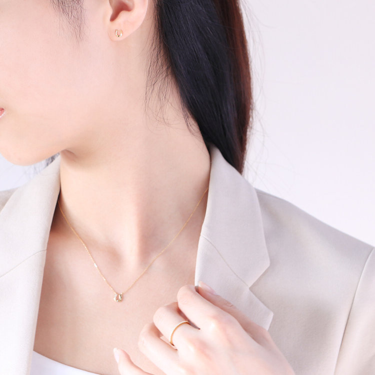 ESTELLE エステール 【WEB限定】【Best Price】K10 イエローゴールド ダイヤモンド 馬蹄 ピアス イエローゴールド