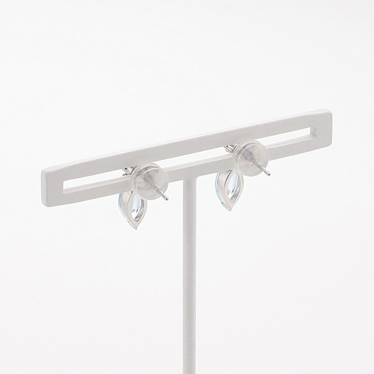 ESTELLE エステール 【WEB限定】11月誕生石 K10 ホワイトゴールド ブルートパーズ ピアス ホワイトゴールド