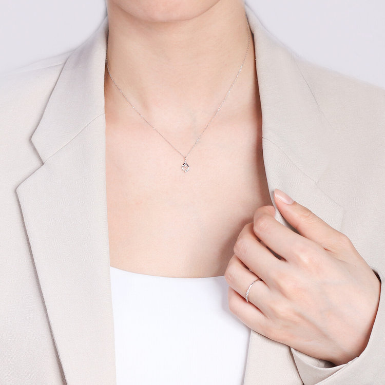 ESTELLE エステール K10 ホワイトゴールド ダイヤモンド しずく ネックレス ホワイトゴールド
