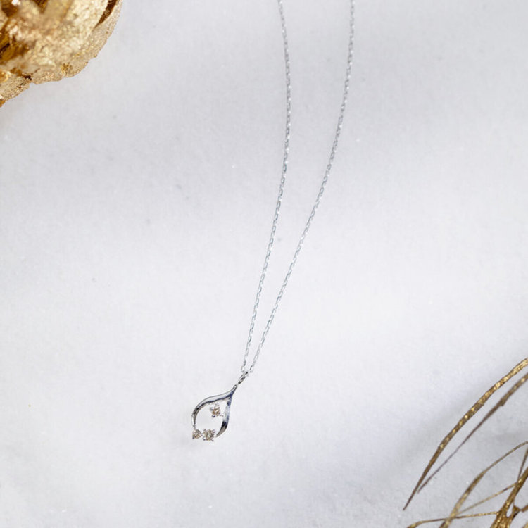 ESTELLE エステール K10 ホワイトゴールド ダイヤモンド しずく ネックレス ホワイトゴールド