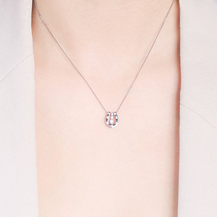 ESTELLE エステール 【GLOW】プラチナ ダイヤモンド 馬蹄 ネックレス プラチナム