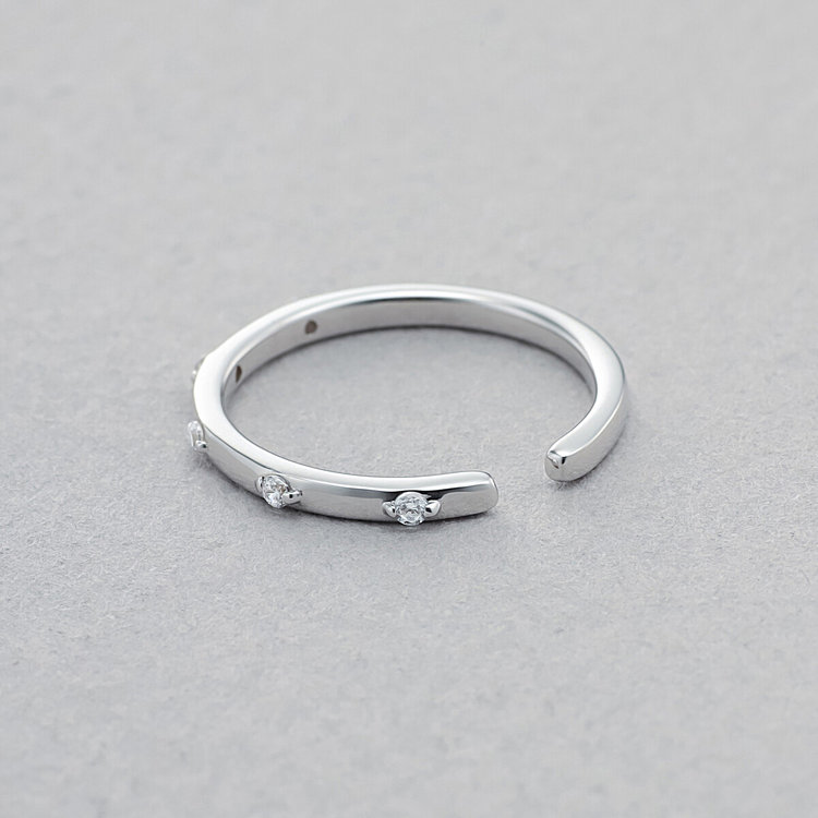 ESTELLE エステール シルバー ロジウムメッキ キュービックジルコニア イヤーカフ ※片耳用 シルバー