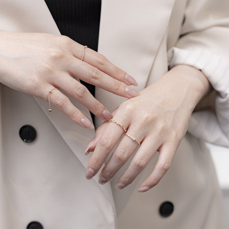 DIAMOND RING | 手元を上品に演出してくれるダイヤモンドリング｜BLOOM