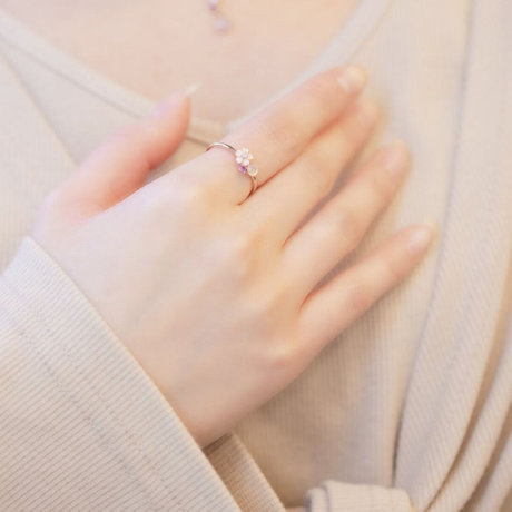 DIAMOND RING | 手元を上品に演出してくれるダイヤモンドリング｜BLOOM