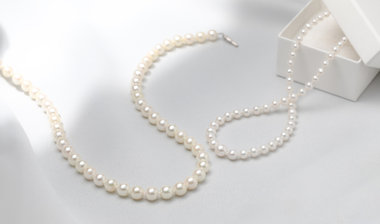 成人祝いに｜ほんのりデザイン性のあるパールジュエリー