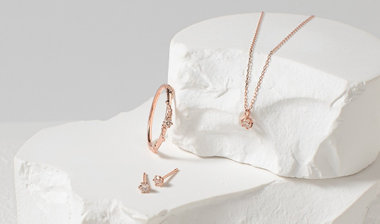 お世話になった方や新生活のお祝いに｜おすすめのギフトジュエリー