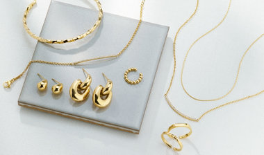 ステンレスの艶めきで、凛とした大人の表情に。