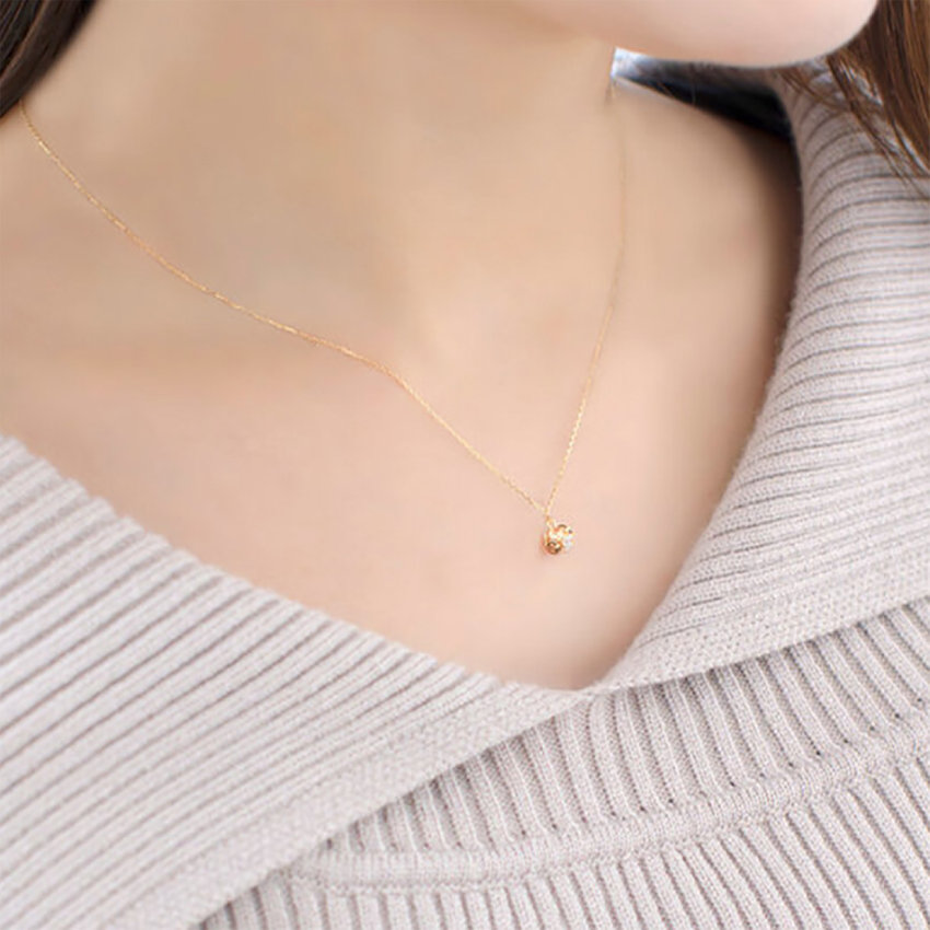 予算2万円で選ぶネックレス｜大人女性が喜ぶプレゼントの選び方