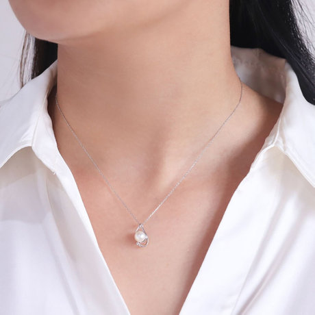 予算2万円で選ぶネックレス｜大人女性が喜ぶプレゼントの選び方｜BLOOM