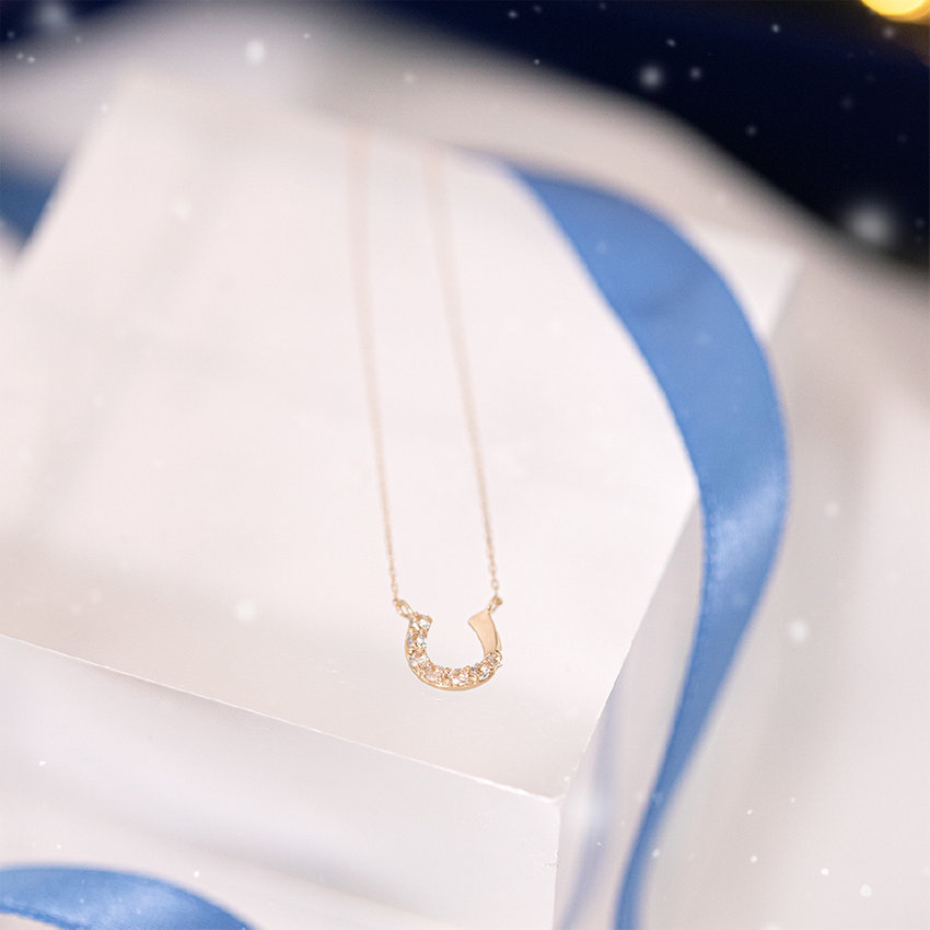 クリスマスプレゼントはネックレスが人気！彼女が喜ぶアイテムや意味をご紹介