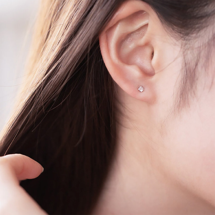 30代女性のピアス選び。普段使いに人気のアイテムや選び方のポイント