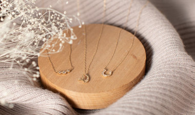 相手のライフスタイルから考えるジュエリーギフトの選び方