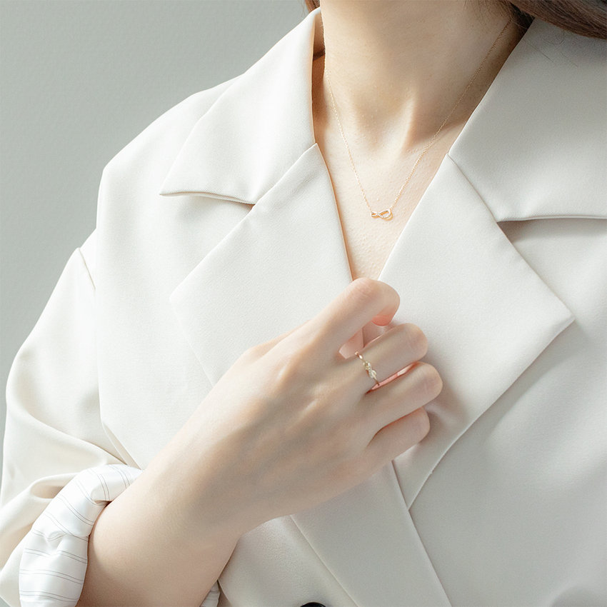 毎日身につけたいシンプルなネックレス｜魅力と選び方ガイド